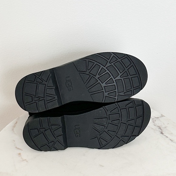 NEW UGG Azell Hiker Weather Waterproof Lace-up Boots Black Suede Youth Size 6 - Picture 8 of 8